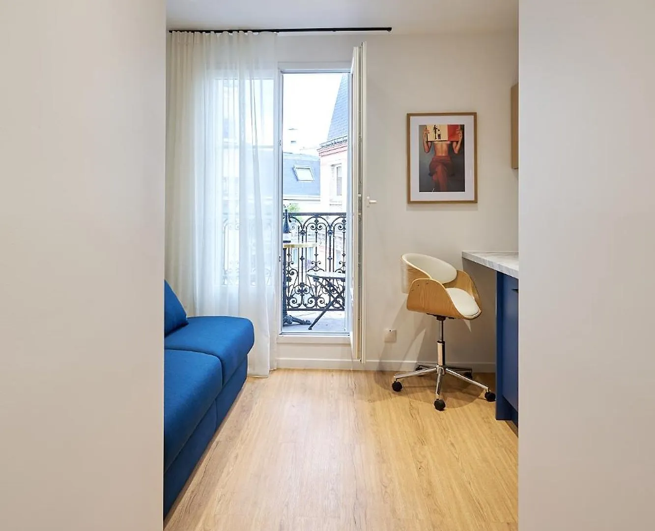 Design Equipe Avec Balcon Apartment *