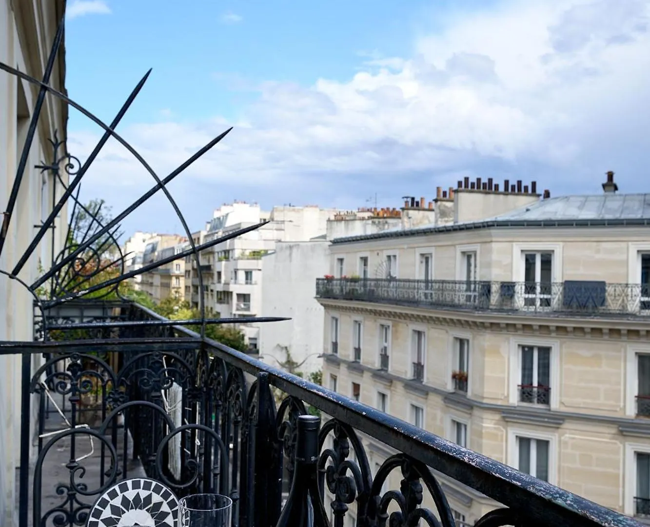 Design Equipe Avec Balcon *